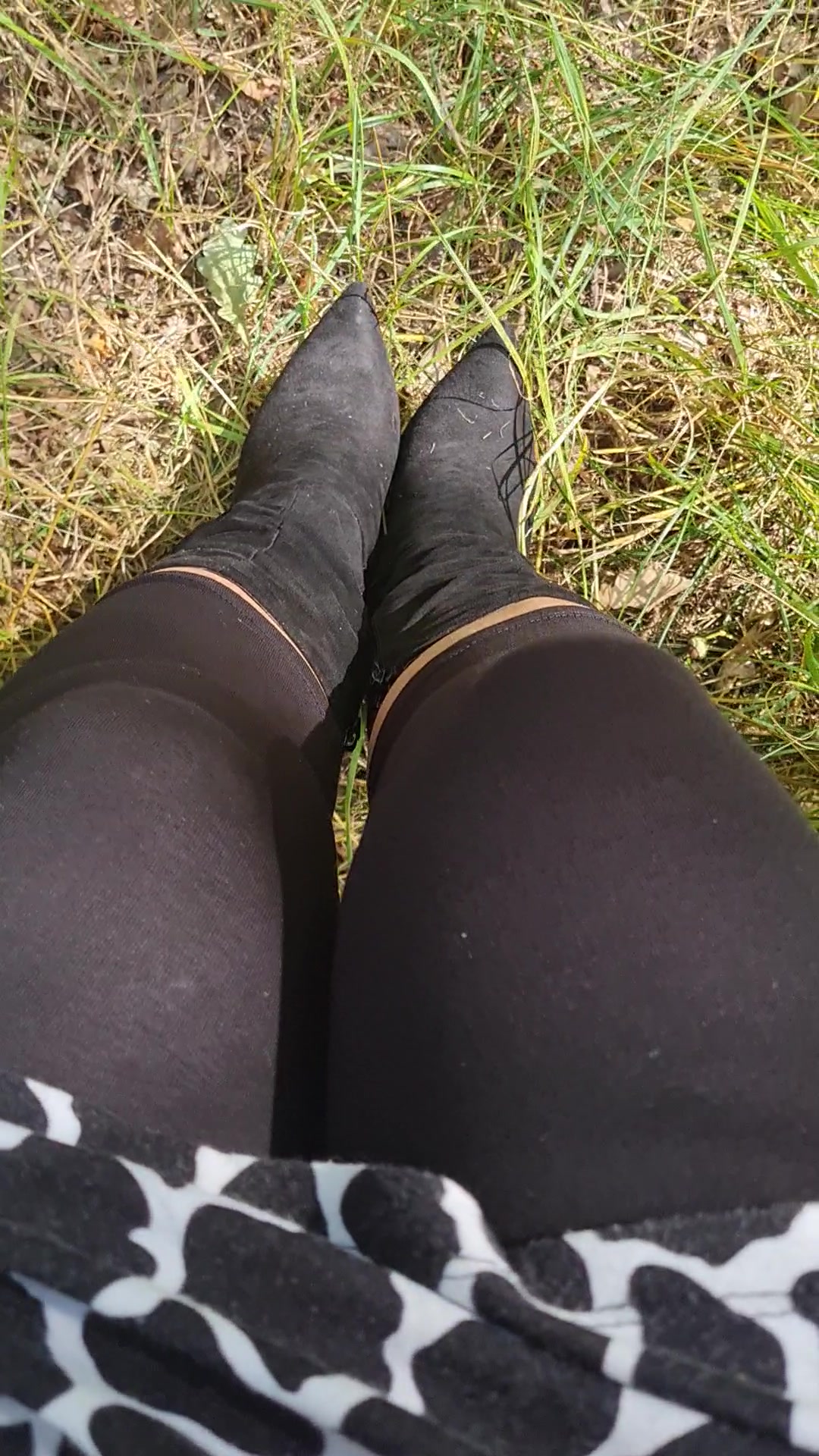 Goddess-Ivana Porno Video: Äpfel mit Stiefeln crushen - Squeezing Apples