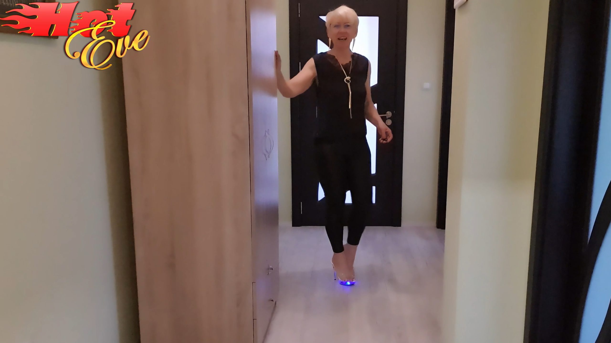 HotEve Porno Video: Das Klackern meiner High Heels wird immer lauter... spürst du schon dieses Kribbeln?