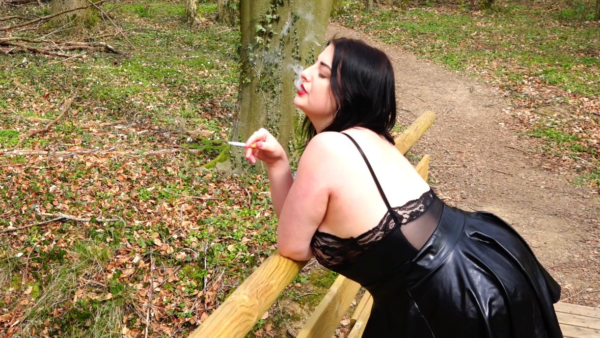 Lady-Elisa Porno Video: Dein Traum - Mein Lebender Aschenbecher!