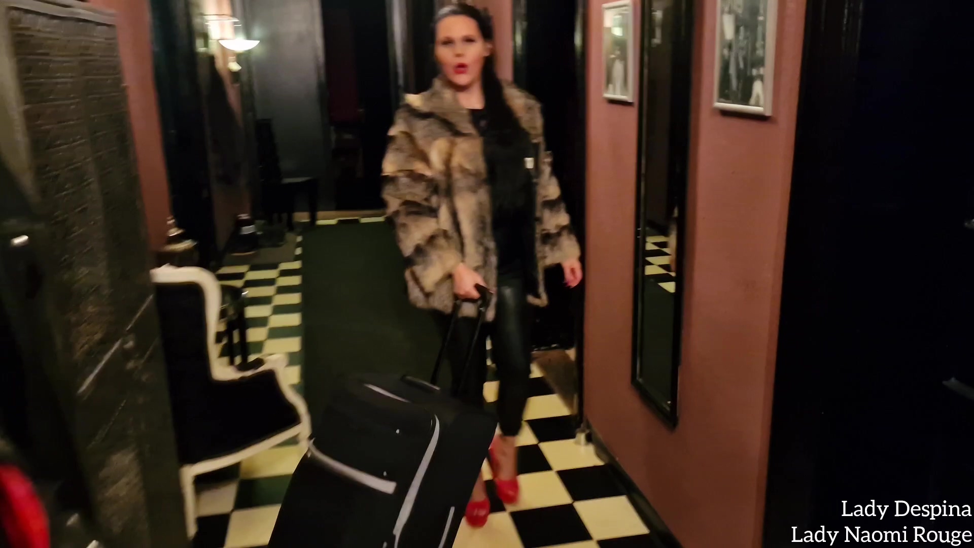 LadyDespina Porno Video: Rache am Finanzberater Teil 02 - Pelzmumie