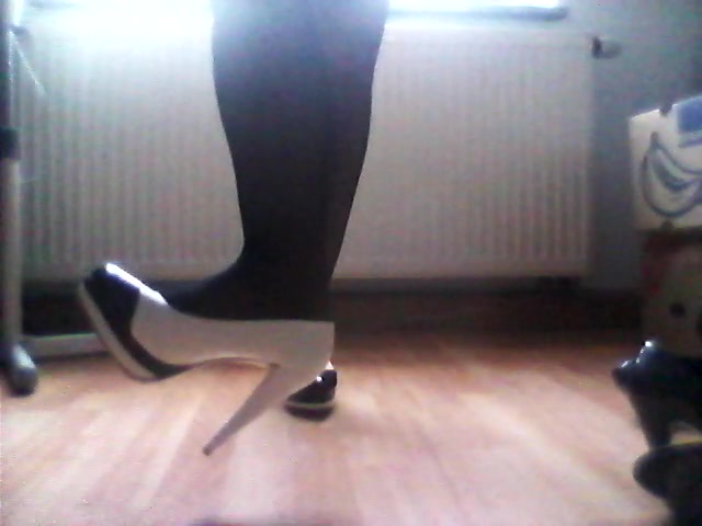 Ladyloubaby Porno Video: BLACK and WHITE