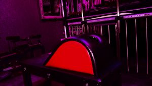 MissAlessaMilano Porno Video: 19. Adventskalender 2025 Doggy in Sexmöbel