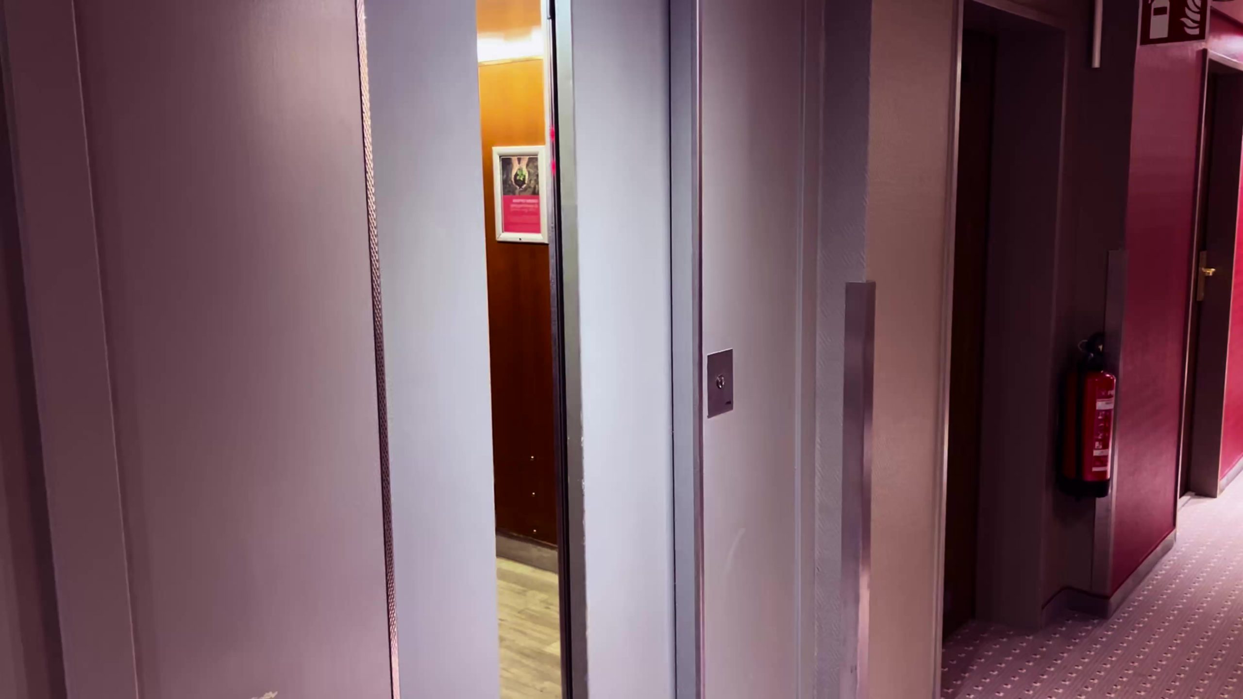 MissAlessaMilano Porno Video: Ganze überrasche Besuch