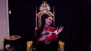 MissAlessaMilano Porno Video: Kitzeln Auspeitschen auf Streckbank