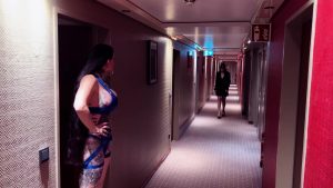 MissAlessaMilano Porno Video: Sklavin kam zu spät