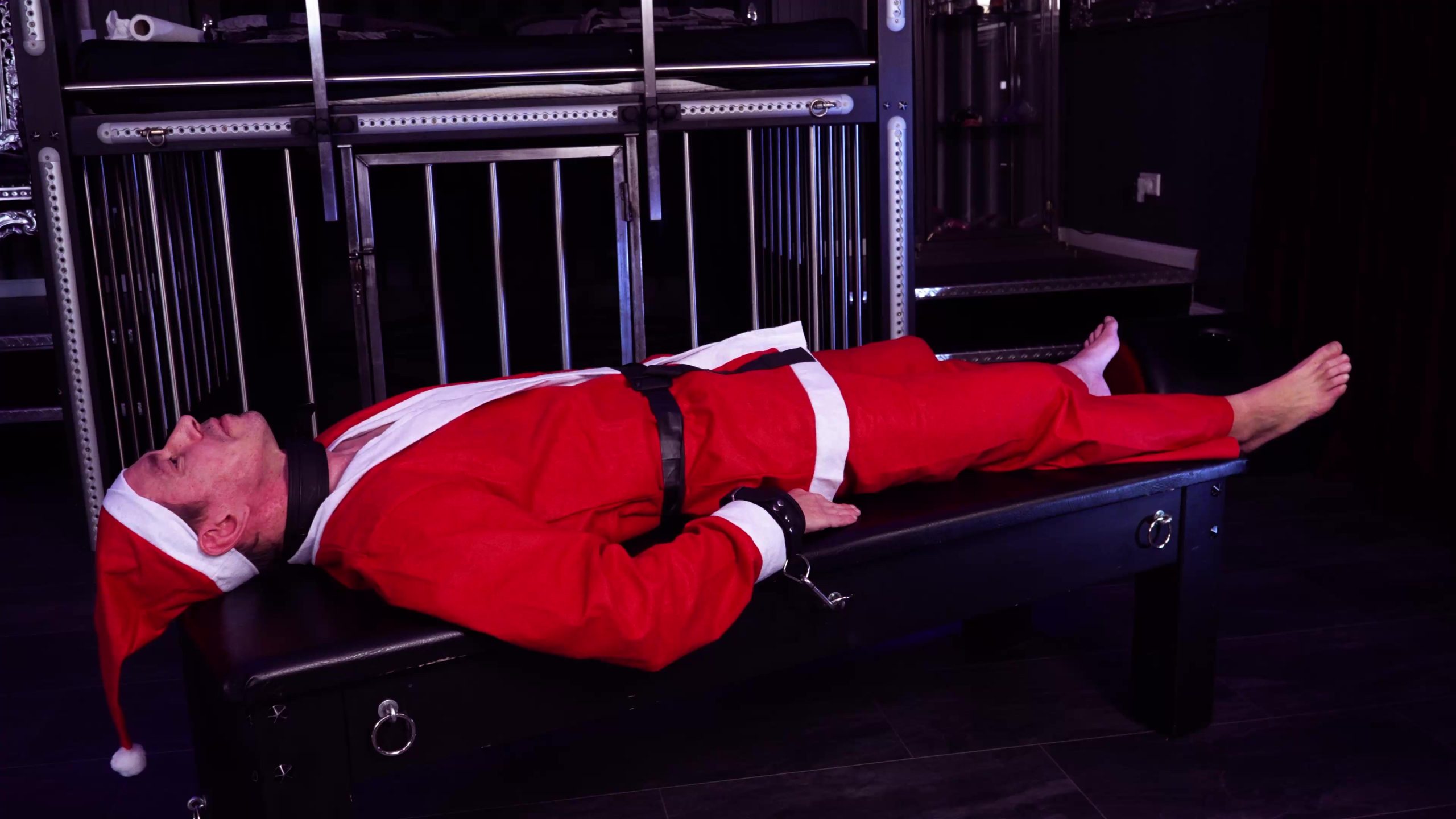 MissAlessaMilano Porno Video: Spielstunde mit Weihnachtenssklave