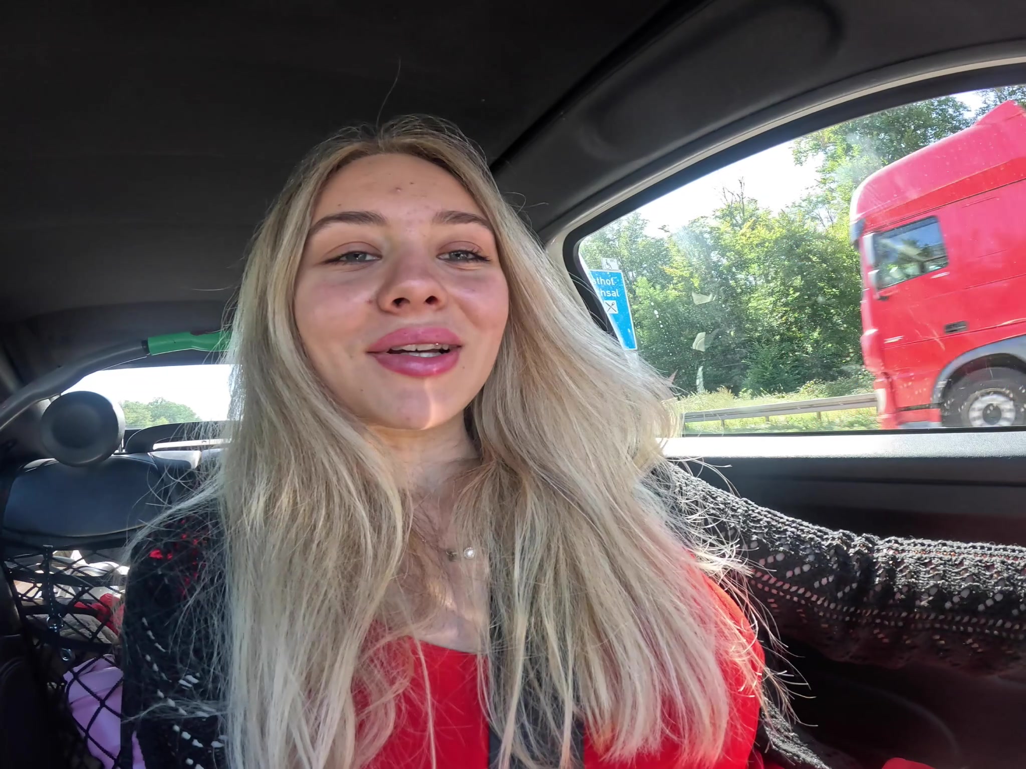 Queen_of_BDSM Porno Video: Herrin pisst ab!