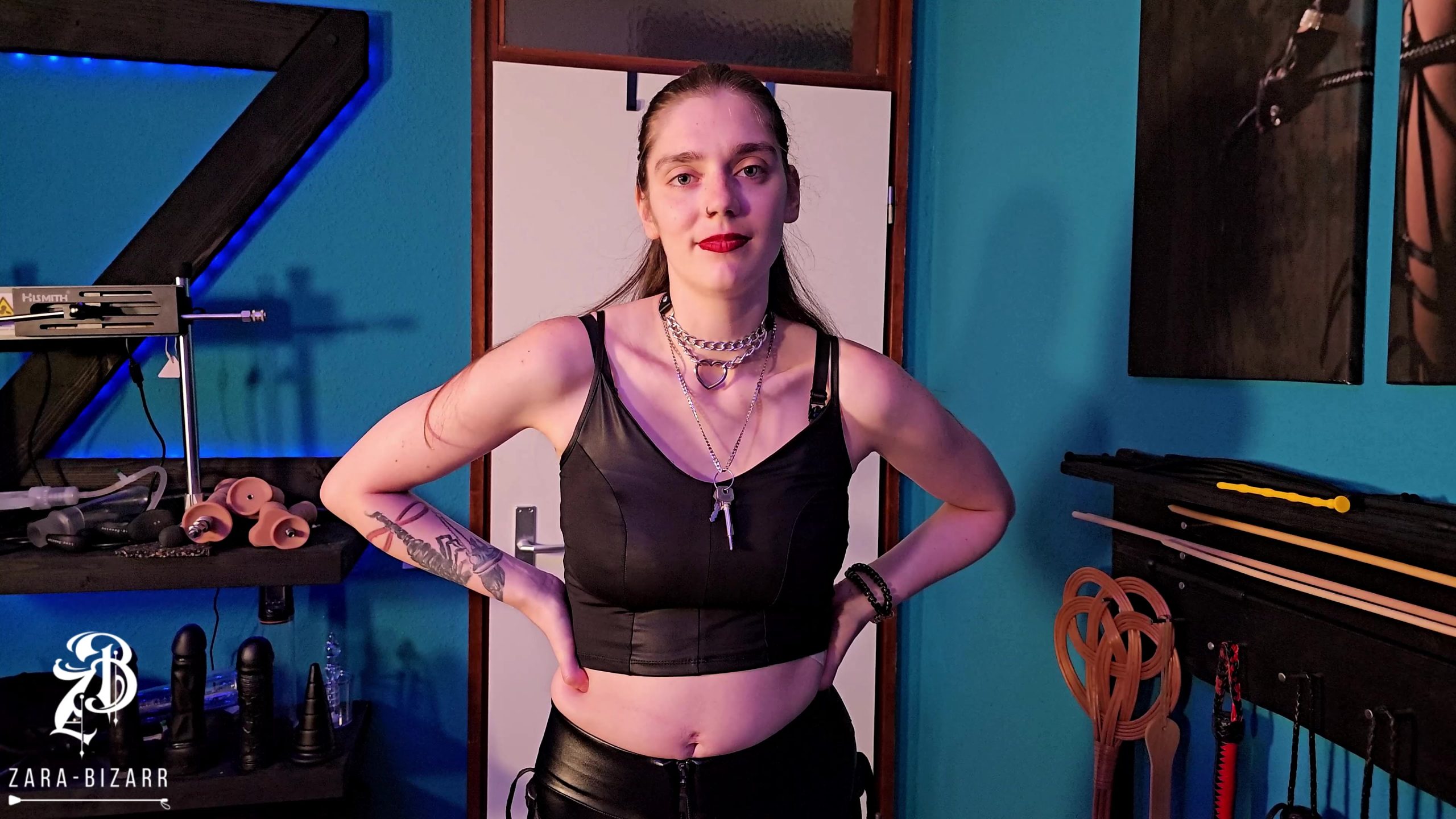 Zara-Bizarr Porno Video: KEUSCHLING AUF DEM GYNSTUHL DURCHGEFICKT