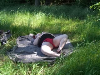 tammara28 Porno Video: Erwischt worden auf der Wiese